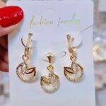 نیم‌ست زنانه طرح برگ و حلقه باز طلایی